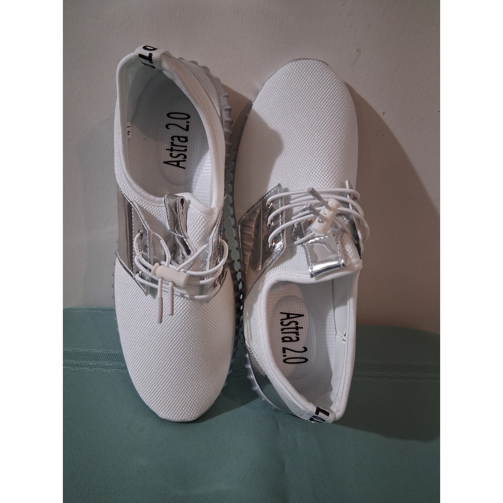 Astra 2.0 Womens White Mesh Sneakers Silver Metallic Accents Bungee Lace Size 41